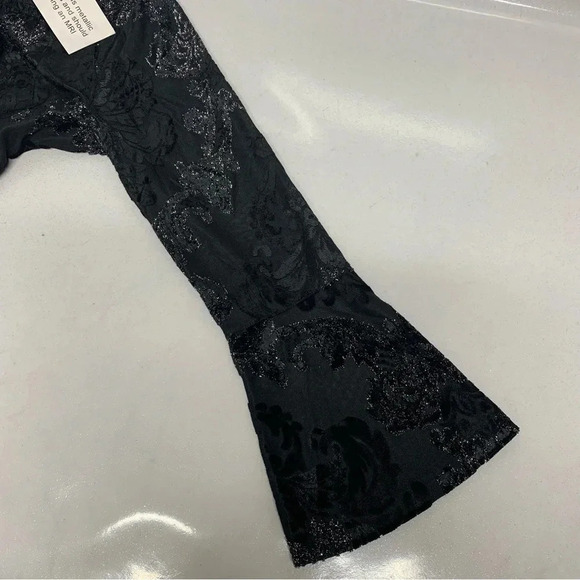 Isaac  Mizrahi Black Velvet Top‎ XS  Silver Sparkle Bell Sleeve Boho Whimsy Goth - Picture 8 of 14